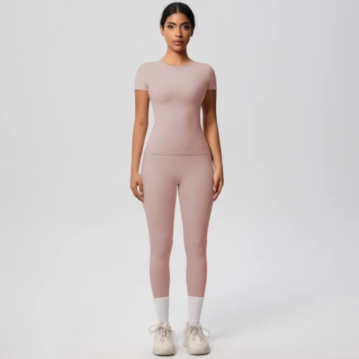 Customized women's breathable yoga suit with tight-fitting short-sleeved trousers for fitness and running - Image 4