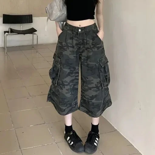 Cropped High Waist Cargo Jeans with Camouflage Design for Women - Image 3