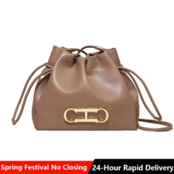 Casual Style Ladies Shoulder Bag with Premium Quality Solid Colour Design for Daily Commuting