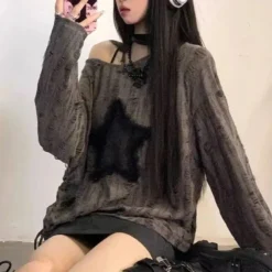 Off Shoulder Long Sleeve T-Shirt with Y2K Star Print for Women in Oversized Streetwear Style