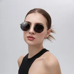 Trendy Polarized Sunglasses with Elegant Chic Design for Fashionable Women