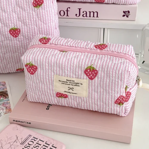 1PC Pink Strawberry Women Cosmetic Quilted Bag Portable Travel Organizer Toiletry Makeup Storage Pouch Handbag Ladies Zipper Bag