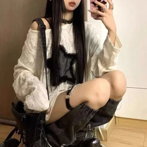 Off Shoulder Long Sleeve T-Shirt with Y2K Star Print for Women in Oversized Streetwear Style - Image 5