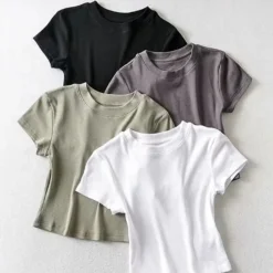 Short-sleeve O-neck T-shirt for women with slim elastic fit in a crop style