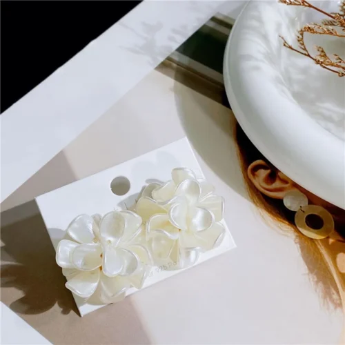 Alternative view of Trending Resin White Flower Stud Earring Fashion Party Korean Weave Statement Earrings Jewelry For Woman Gifts 2023 New