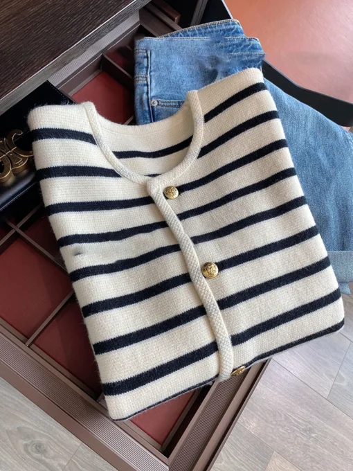 Knitted Cardigan with O-neck and Stripe Design for Women, Casual Long Sleeve Spring Autumn Top - Image 2