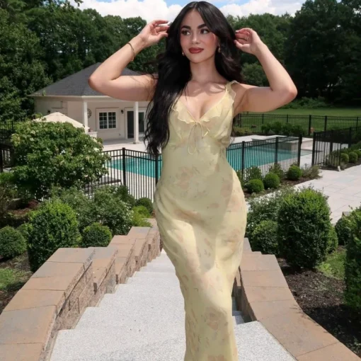 Maxi Dress with Floral Print and Plunge Neckline for Summer Beachwear - Image 4