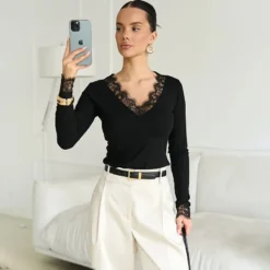 V Neck Lace T-Shirt Top with Navel Exposed Design for Women Party Fashion