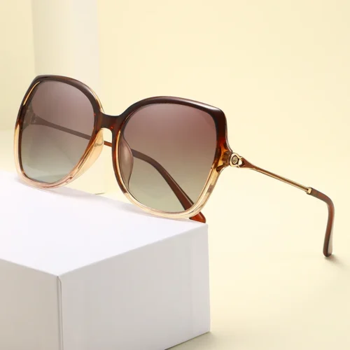 New Ladies Fashion Polarized Sunglasses Large Frame Diamond Embedded Travel Driving Fishing Glasses Luxury Feelings Eyewear