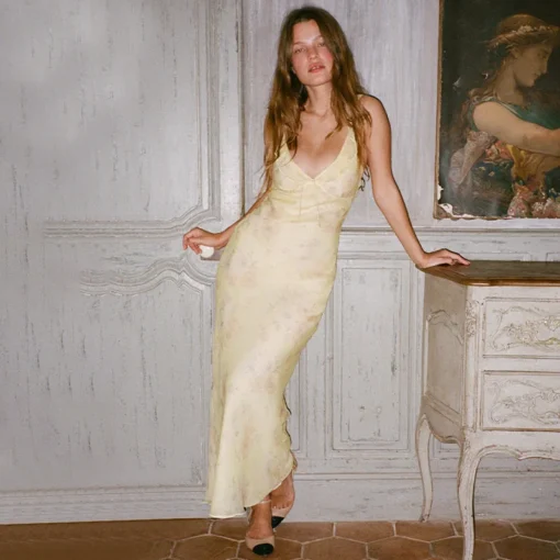 Maxi Dress with Floral Print and Plunge Neckline for Summer Beachwear - Image 6