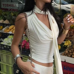 Sleeveless V-Neck Tank Top with Elegant Knitted Design for Women in Casual Streetwear