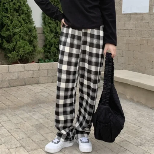 Wide-Legged Plaid Plush Trousers for Women - Casual Winter Loose-Fitting Pants - Image 4