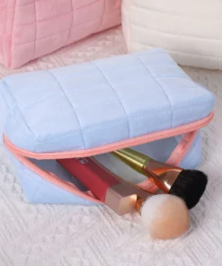 Alternative view of High-End Large-Capacity Makeup and Pillow Storage Bag