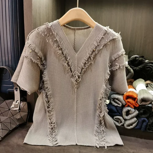 Alternative view of High-end Light Luxury Dragon Scale Pleated V-neck Top Summer New Design Sense Beads Solid Color Loose T-shirt Women Clothes