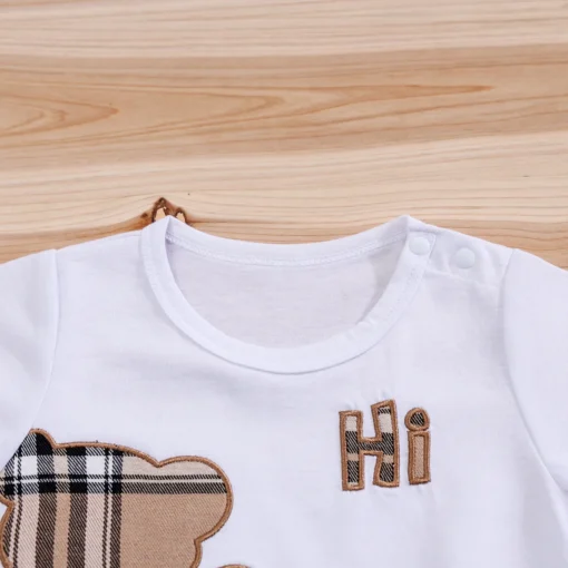 Infant Short Sleeve Tee and Shorts Set with Cartoon Checked Bear Print - Image 3