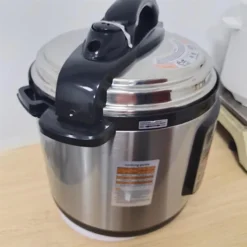 Electric Pressure Cooker with Multi-Function Settings and 8L Capacity for Home Cooking